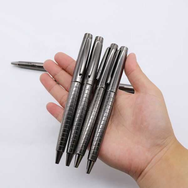 Stylo à bille en métal