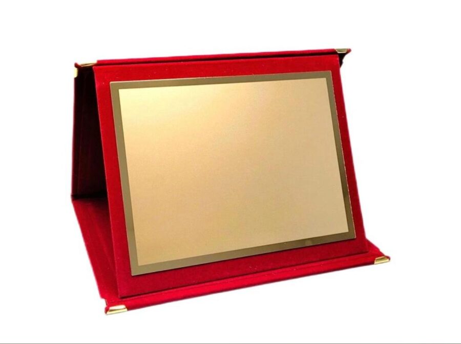 Trophée métal avec boîte de daim – Prestige & élégance