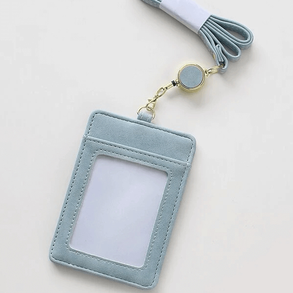 Badge Élégant en Similicuir