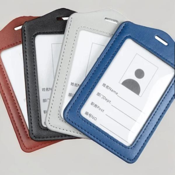 Badge Élégant en Similicuir – Image 3