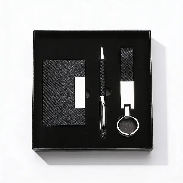 Coffret 3 pcs – Stylo, Porte-Cartes & Porte-Clés Personnalisés Coffret 3 pcs – Stylo, Porte-Cartes & Porte-Clés Personnalisés