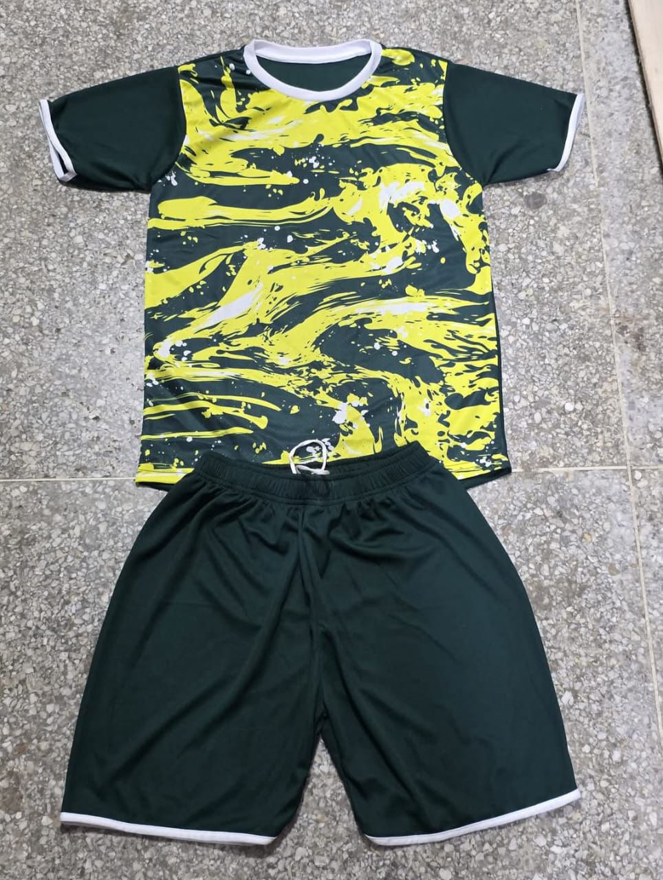 Tenues de Football Professionnelles (Maillots et Shorts) Personnalisables – Image 3