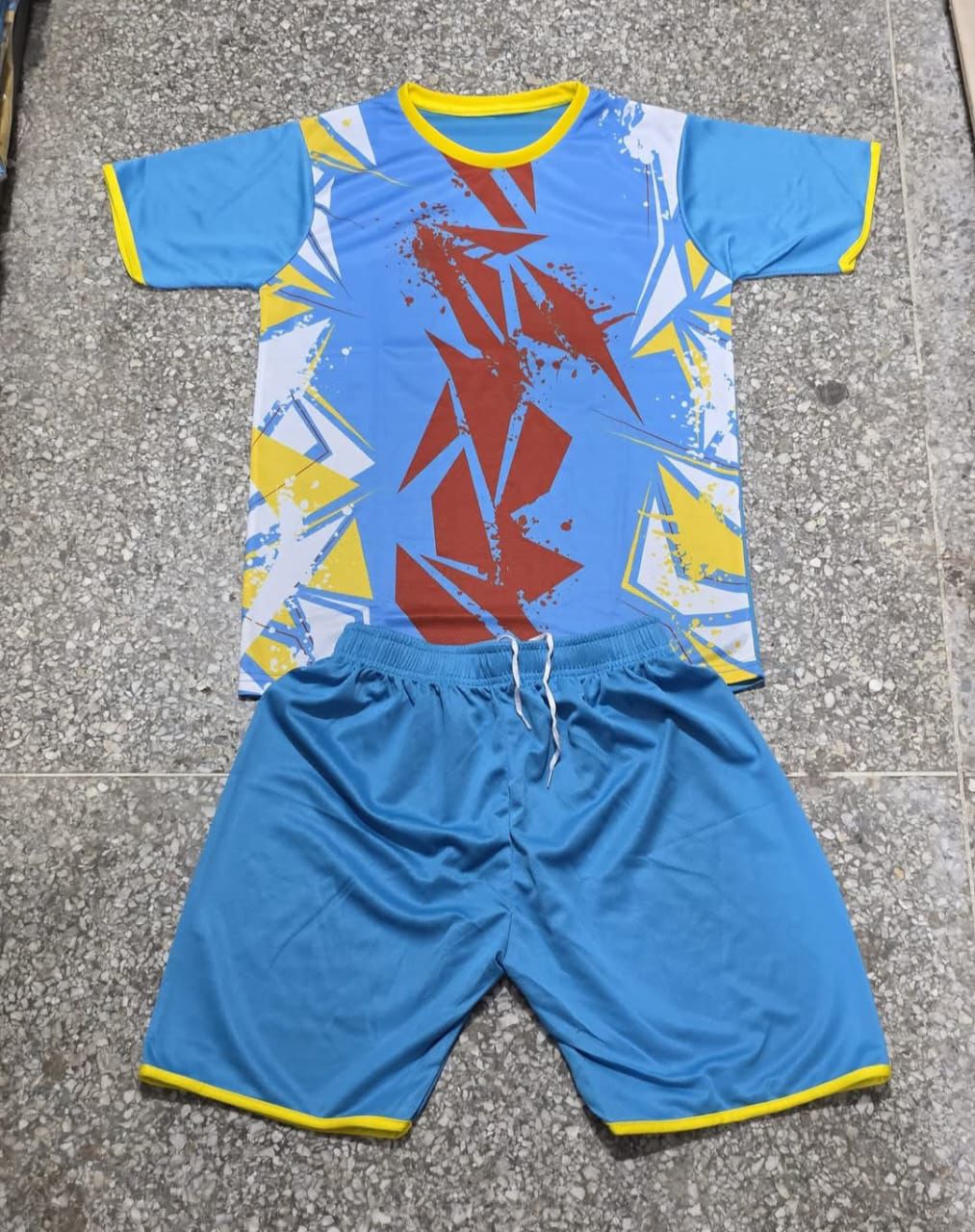 Tenues de Football Professionnelles (Maillots et Shorts) Personnalisables – Image 2