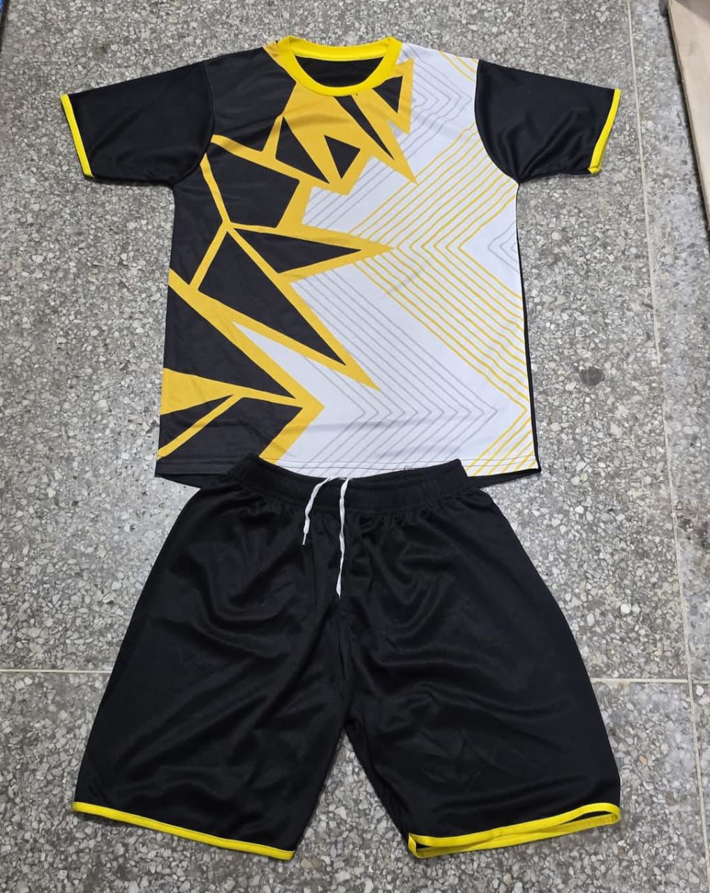 Tenues de Football Professionnelles (Maillots et Shorts) Personnalisables – Image 6