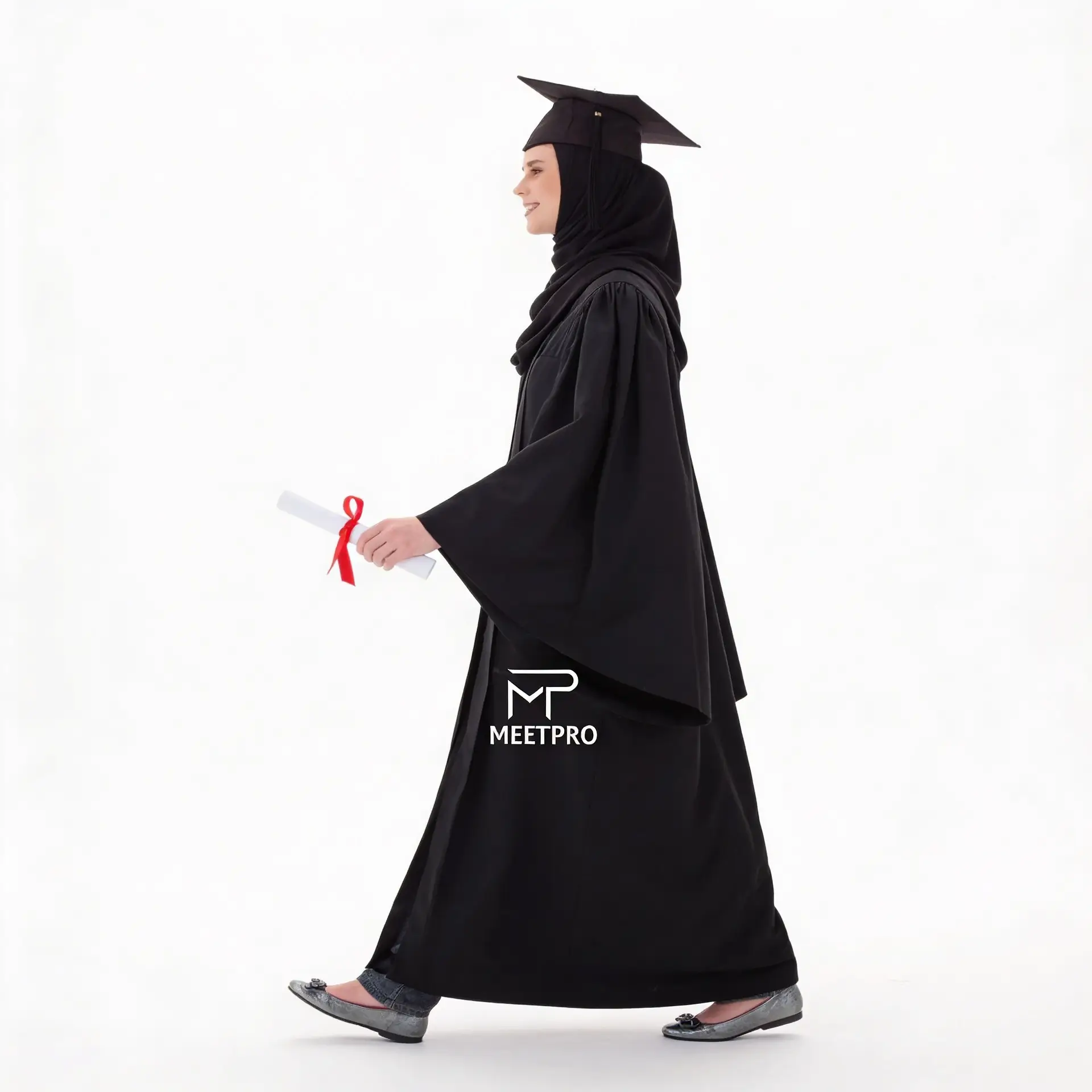 Tenue de remise de diplômes noire femme Maroc – robe cérémonie élégante Casablanca MeetPro